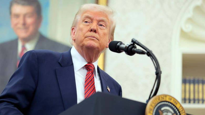 Трамп заявил, что в США «у всех есть яйца».