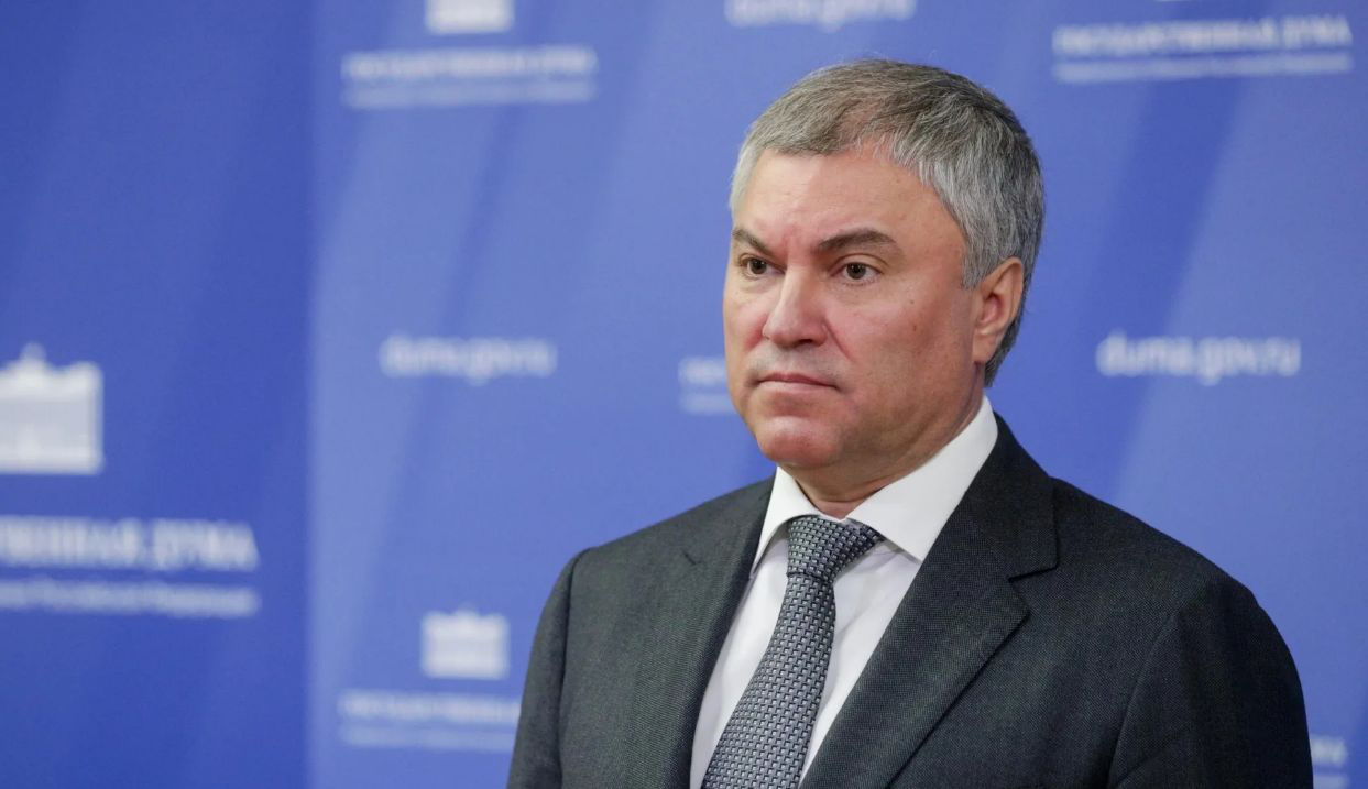 Володин предложил повысить налоги для уехавших из России.