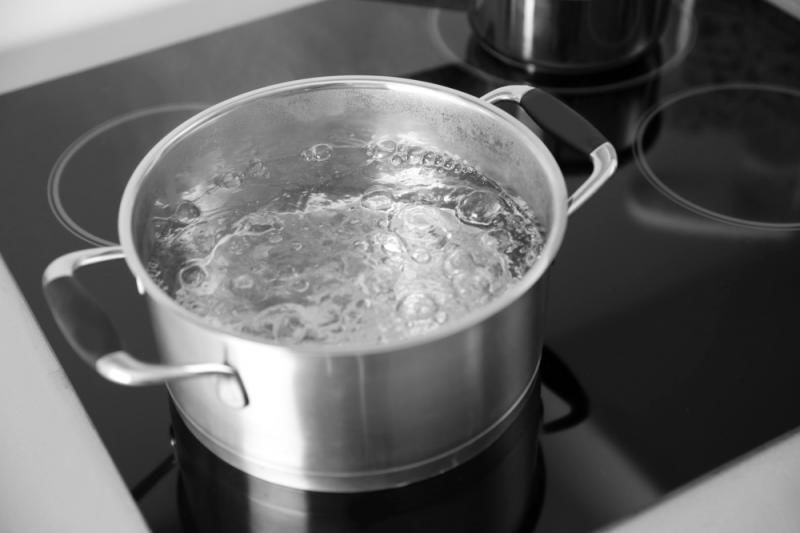 Hot water challenge, o nouă modă îngrijorătoare printre adolescenți. Foto: digi24.ro