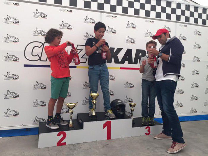 Chiril Gaburici și fiul său la un concurs de karting. Cu ce se ocupă ex-premierul. Foto: facebook.com