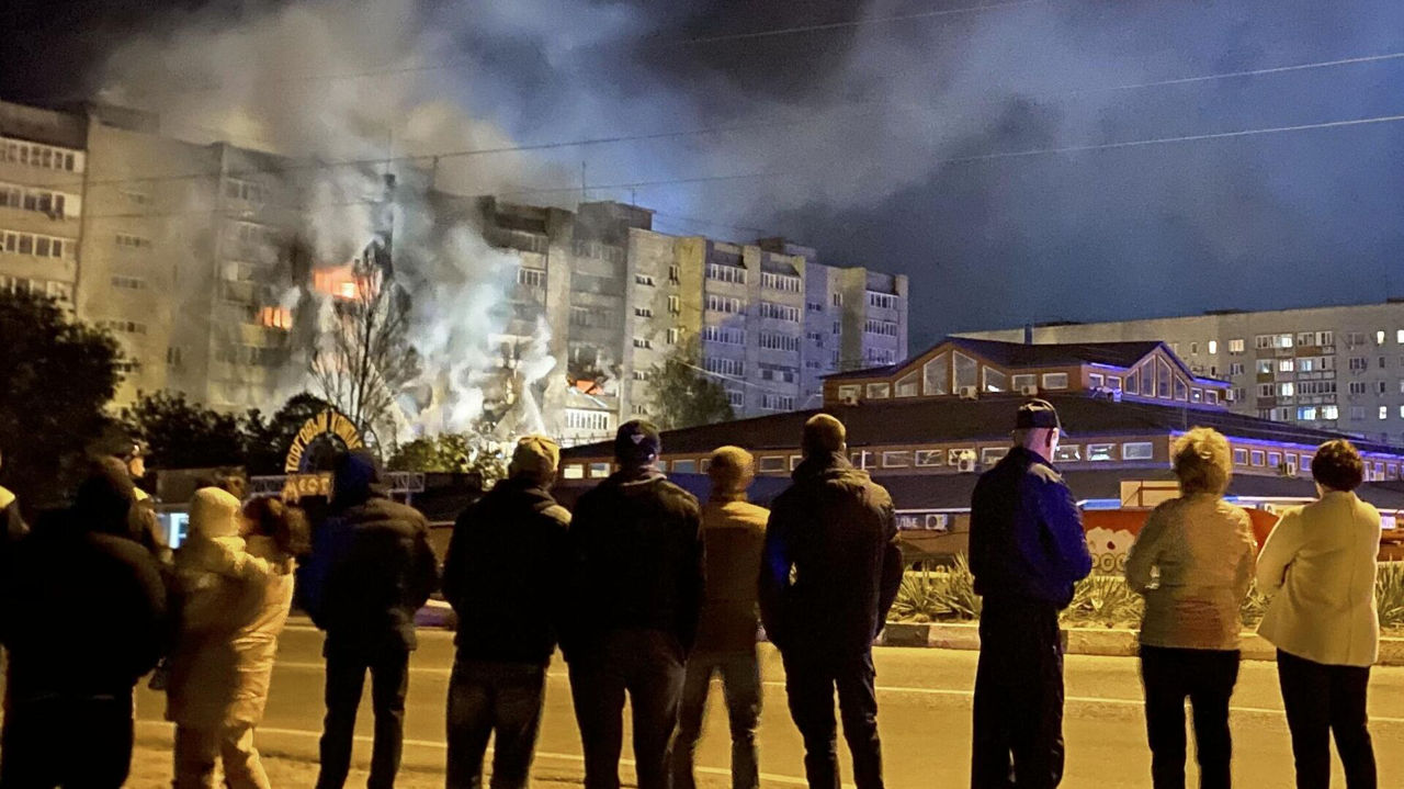 При падении Су-34 в Ейске погибли два человека.