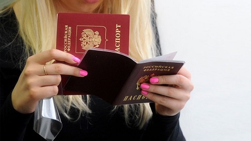Напомним, жители Крыма при получении российского гражданства смогут оставить также украинские паспорта.