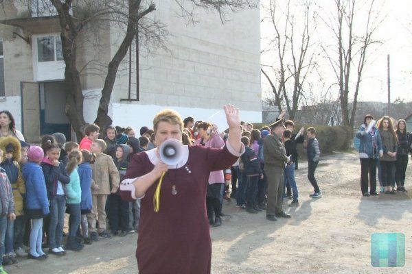 В образовательных учреждениях Дубоссар проходят тренировочные эвакуации детей.