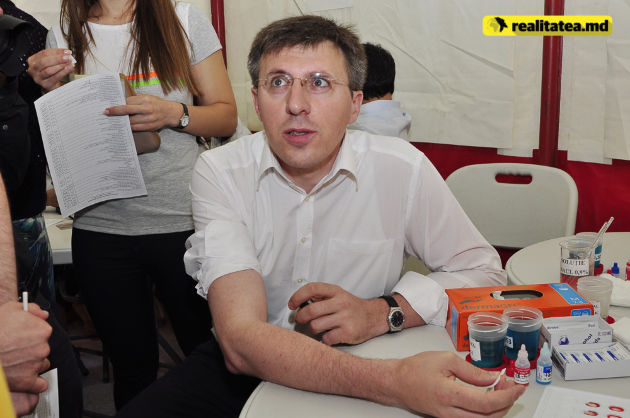 Подобного рода процедуры проводятся по запросу родственников, врача или должностных лиц.
