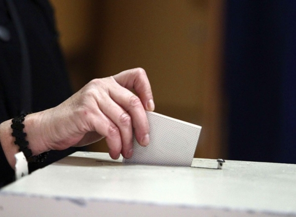 La ora 7.00 s-au deschis sectiile de votare. Astazi moldovenii isi aleg deputatii pentru urmatorii 4 ani.