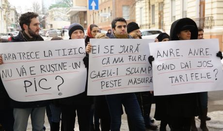 В акции приняло участие около 50 человек. Фото: unpaspentru.md
