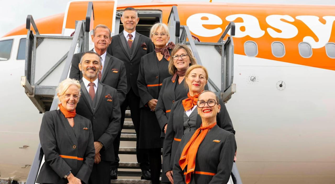 Авиакомпания EasyJet начала искать бортпроводников старше 50 лет.