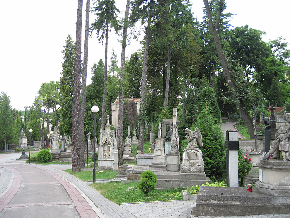 Лычаковское кладбище.