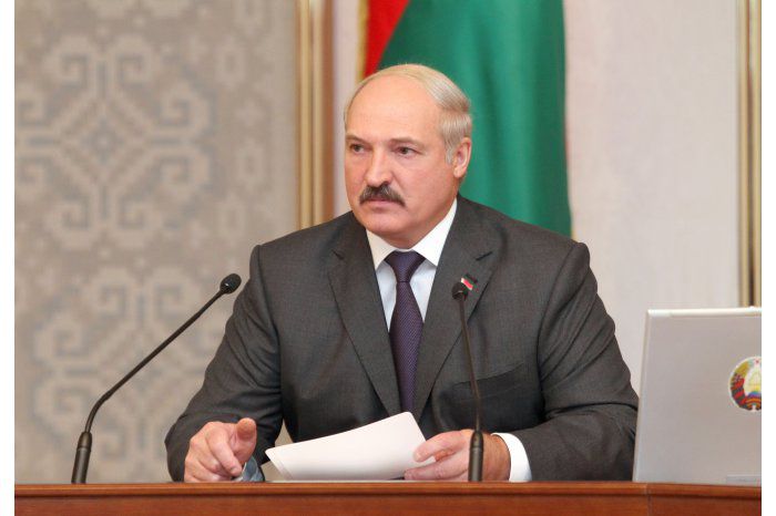 Президент Беларуси Александр Лукашенко награжден орденом Ordinul Republicii.