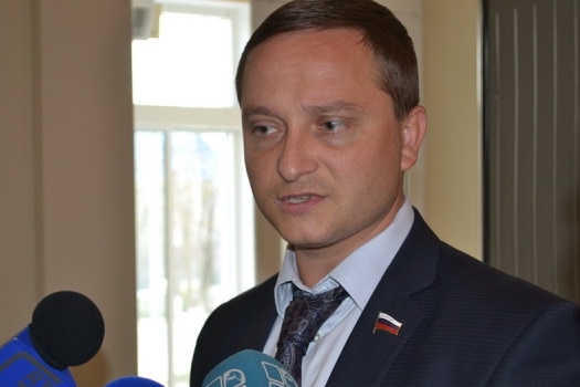 Полиция Молдовы в ночь на понедельник остановила возле Чимишлии машину с депутатом Госдумы Романом Худяковым.