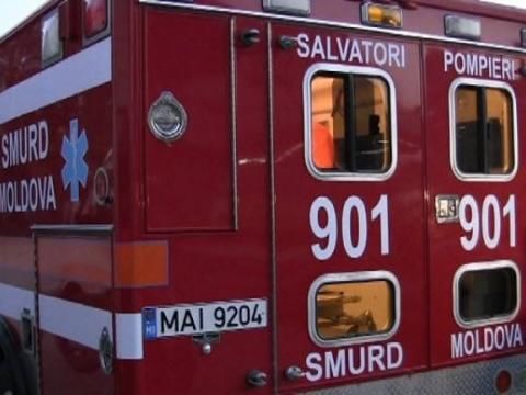 Bebeluș de doar 3 zile, transportat de urgenţă de un echipaj SMURD la spital. Foto: dse.md