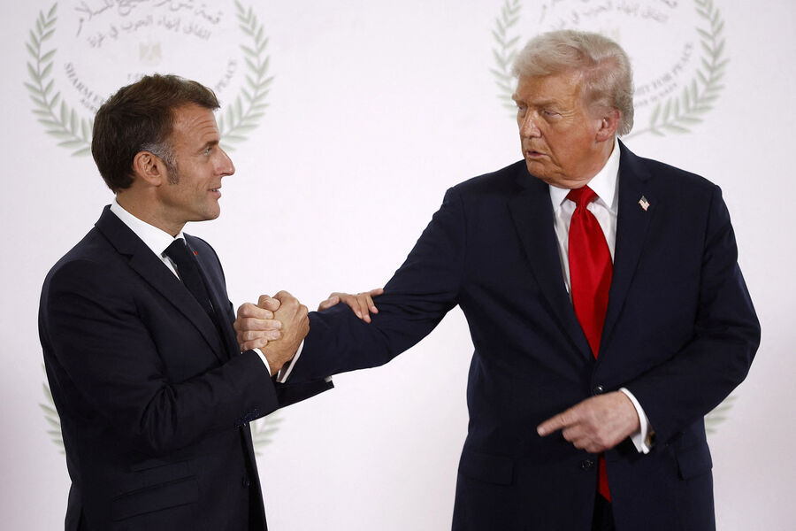Трамп пригрозил Макрону стопроцентными пошлинами на вина.