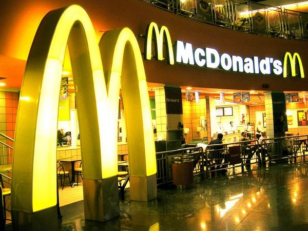 Сеть ресторанов быстрого питания McDonald's создала резерв в размере $235 млн по расходам.