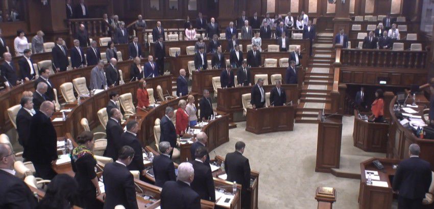 Депутаты почтили память погибших стоя.