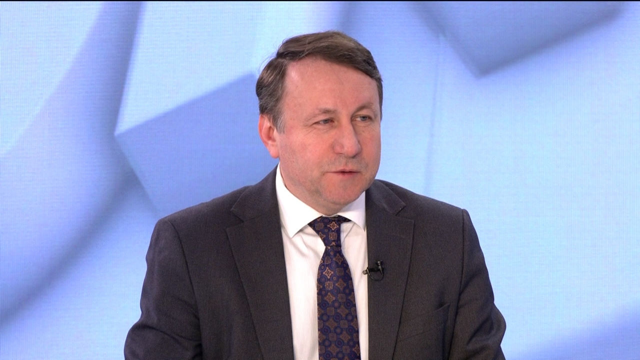 Мунтяну раскритиковал назначение в министерства лояльных власти молодых людей.