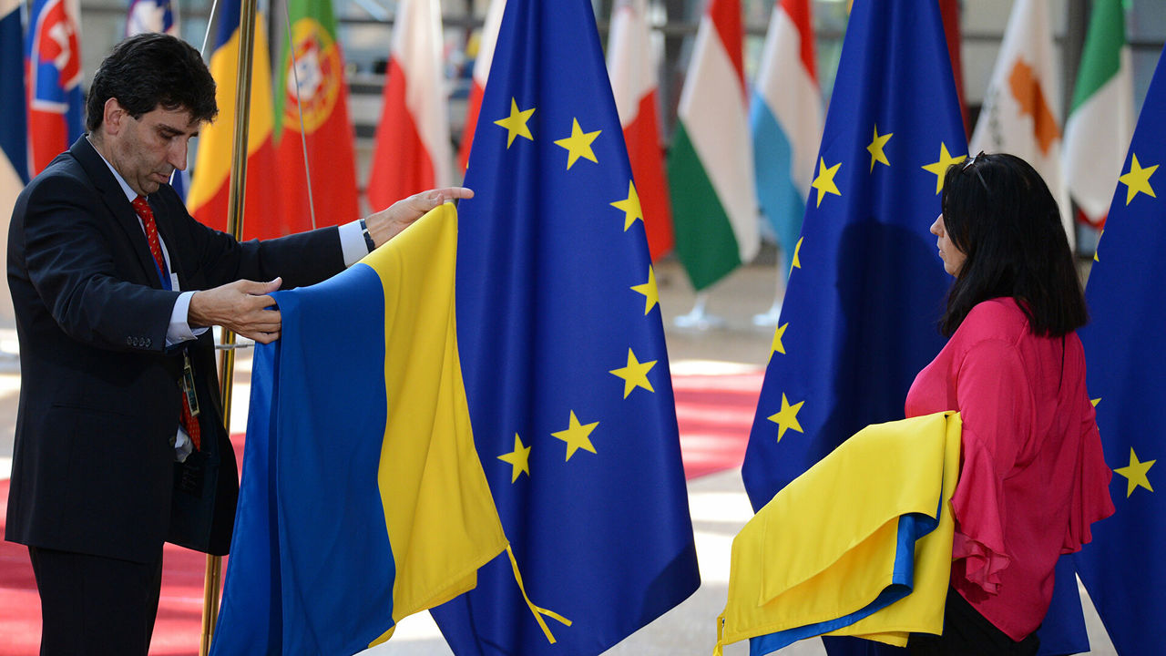 Евросоюз попросил Украину не воспринимать его как банкомат.