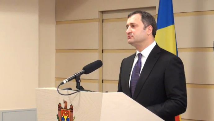 Negocierile privind formarea noii Coaliţii de guvernare continuă. Declaraţia aparţine liderului PLDM Vlad Filat, făcută în pauza şedinţei Parlamentului.