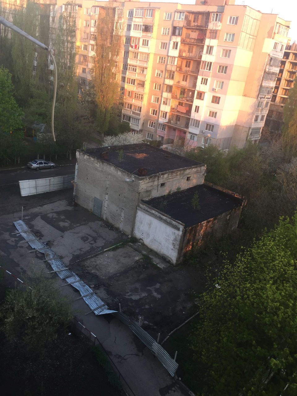 Gard dărâmat noaptea după protestele locuitorilor din zona Telecentru.