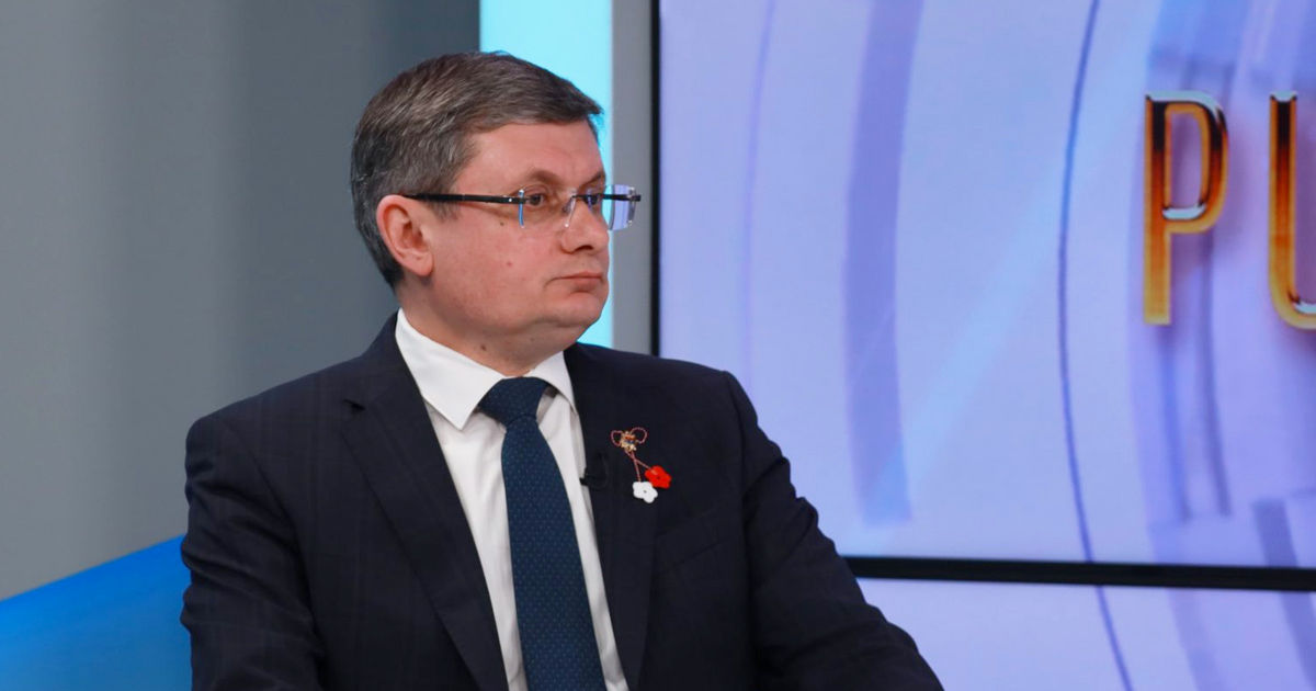Председатель парламента Игорь Гросу. Коллаж Point.md.