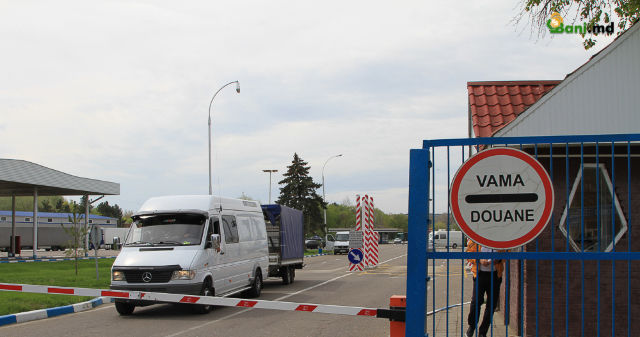 За сутки в РМ въехали 1600 человек, у 3 выявили повышенную температуру.