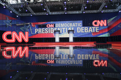 Публикация позднее была удалена, а CNN принес Скарамуччи извинения.