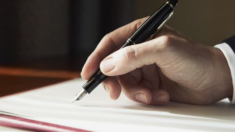 Două litere care ne dezvăluie adevărata personalitate. Foto: raphaelgross.com