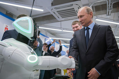 Путин призвал подготовиться к вытеснению людей машинами.