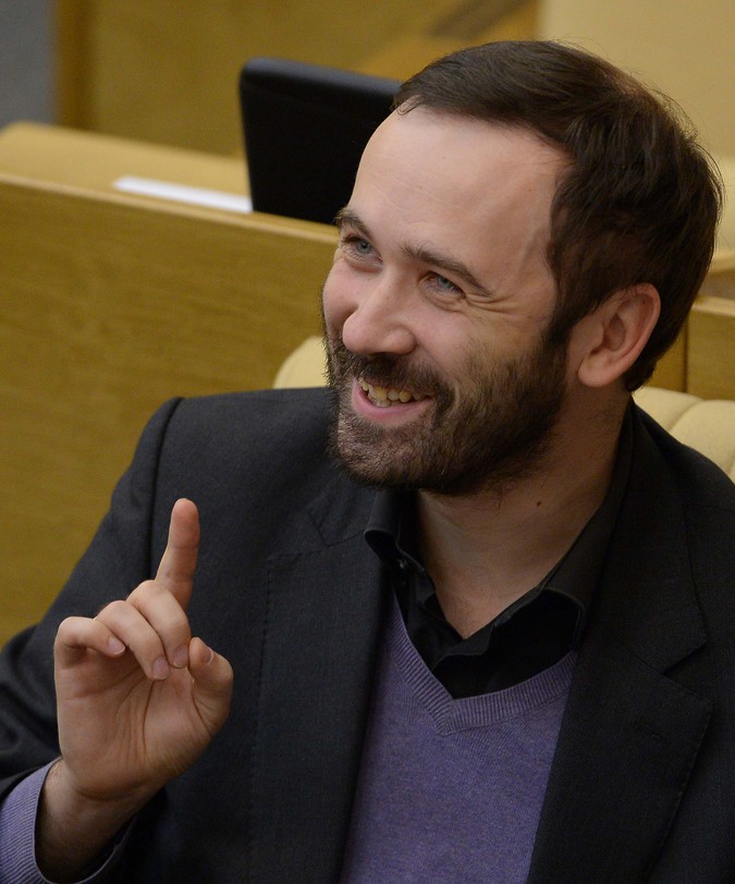 Илья Пономарев внес на рассмотрение Госдумы проект о запрете пропаганды русофобии. Фото: Владимир Федоренко/РИА Новости