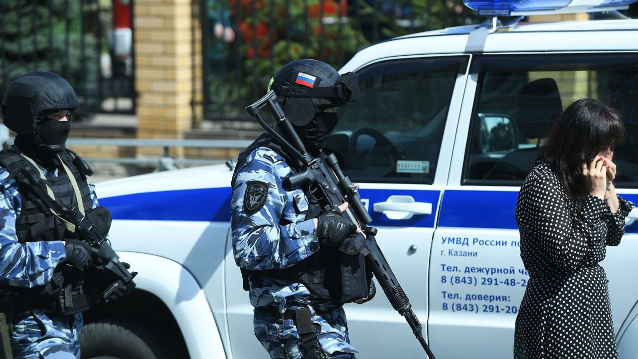 По словам Минниханова, 18 детей находятся в детской клинической больнице.