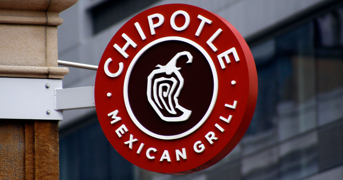 Chipotle folosește roboți pentru a pregăti mâncare în restaurante.