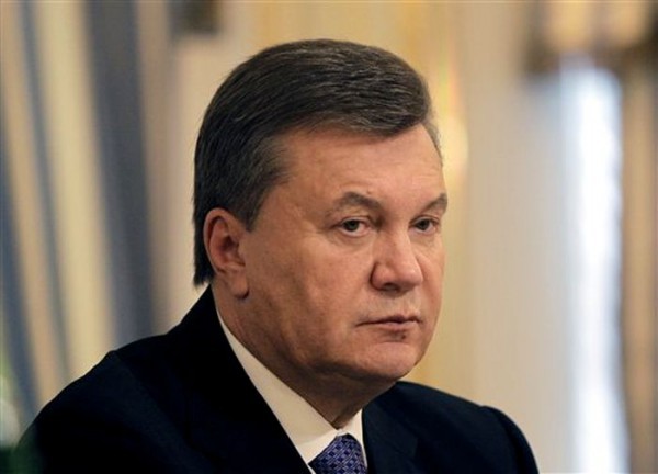 Виктор Янукович заявил, что уважает выбор, который сделал украинский народ на прошедших в воскресенье выборах президента страны.
