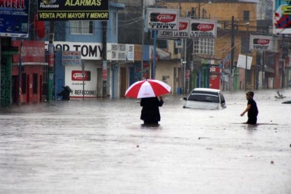 Inundaţiile fac ravagii în Europa Centrală, în special în Germania, Cehia şi Austria. 