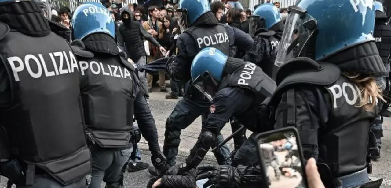 Итальянская полиция задержала более 370 протестующих на субботних акциях.