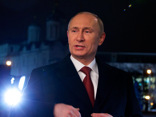 Президент России Владимир Путин поздравил жителей восточных регионов России с новым, 2015 годом.