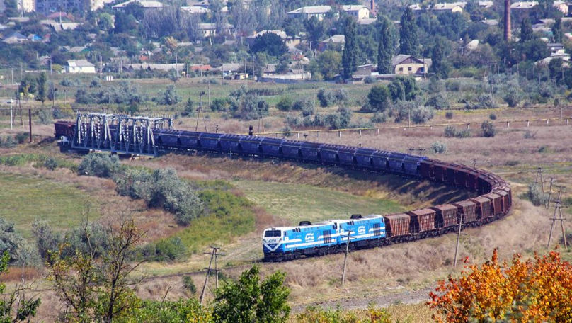 В Молдове есть участок железной дороги, где поезда движутся с очень низкой скоростью.