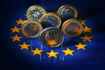 Согласно Договору о присоединении к ЕС, Румыния должна отказаться от национальной валюты, лея, и принять евро. Фото: interaffairs.ru.