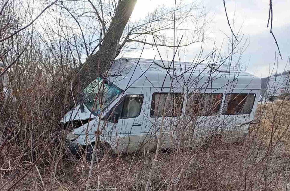  Четыре человека пострадали в ДТП в Яловенах.