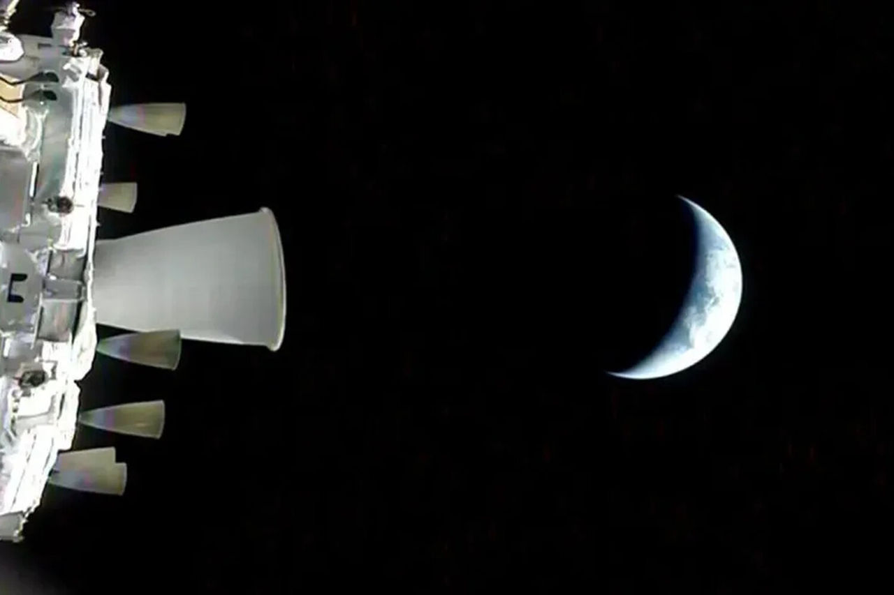 NASA опубликовало первую фотографию Земли, сделанную с корабля «Орион».