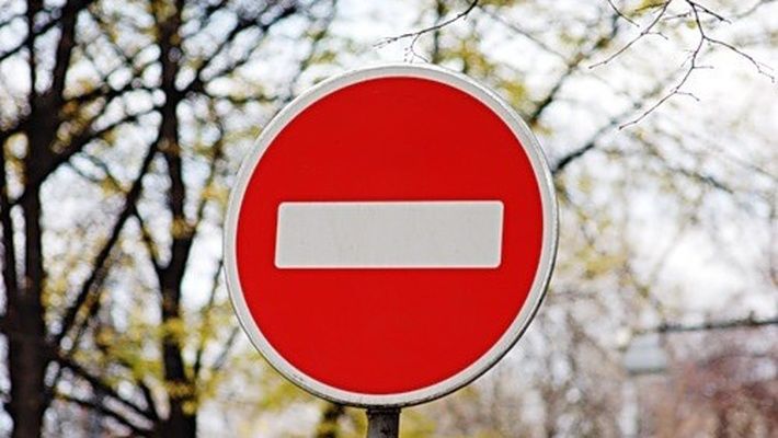 Conducătorii auto care traversează zona sunt rugaţi să respecte semnalizarea rutieră temporară.