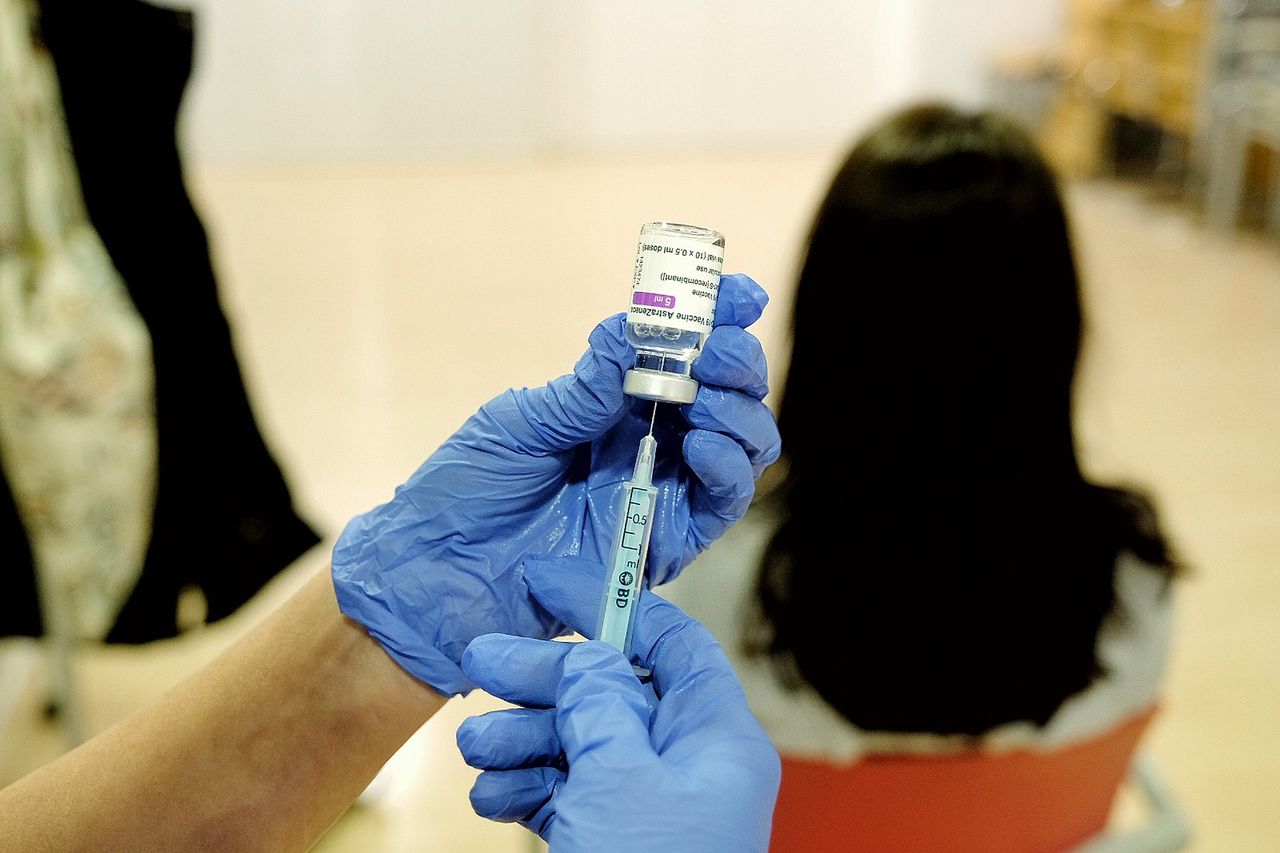 В Словакии 38-летняя женщина умерла после вакцинации AstraZeneca.