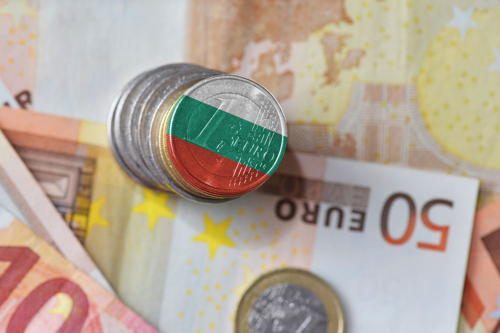 Правительство Болгарии одобрило план о переходе на евро с 1 января 2024 года.
