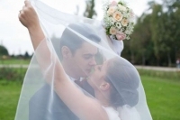 Tot mai multe cupluri din Republica Moldova apelează la contracte matrimoniale. Foto:trilulilu.ro