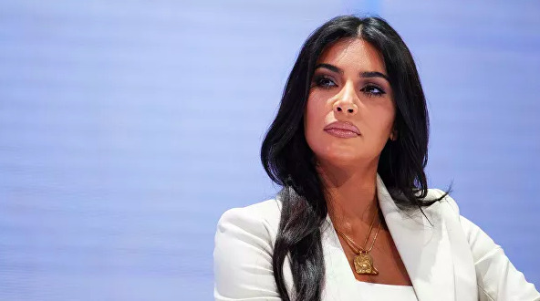 Ким Кардашьян рассказала о том, как у нее украли драгоценности на сумму десять миллионов долларов в 2016 году в Париже.