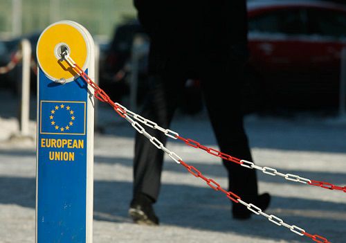 ЕС в связи с ситуацией на Украине расширит санкционный список на 19 человек и 9 компаний.