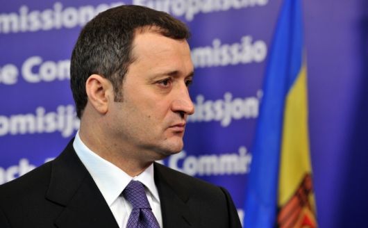 Vlad Filat nu intenționează să-l acționeze în judecată pentru defăimare pe Renato Usatîi.