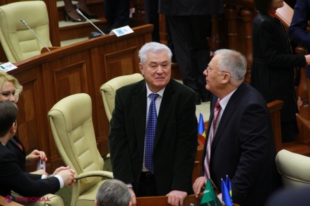 Potrivit lui Sturza, lui Voronin „i-au fost arătate niște filmulețe” cu averile lui de prin Europa, cu garajul lui de mașini retro – exact ca la Ianukovici – casele lui de la Baden Baden. „Proeuropenii au făcut asta.