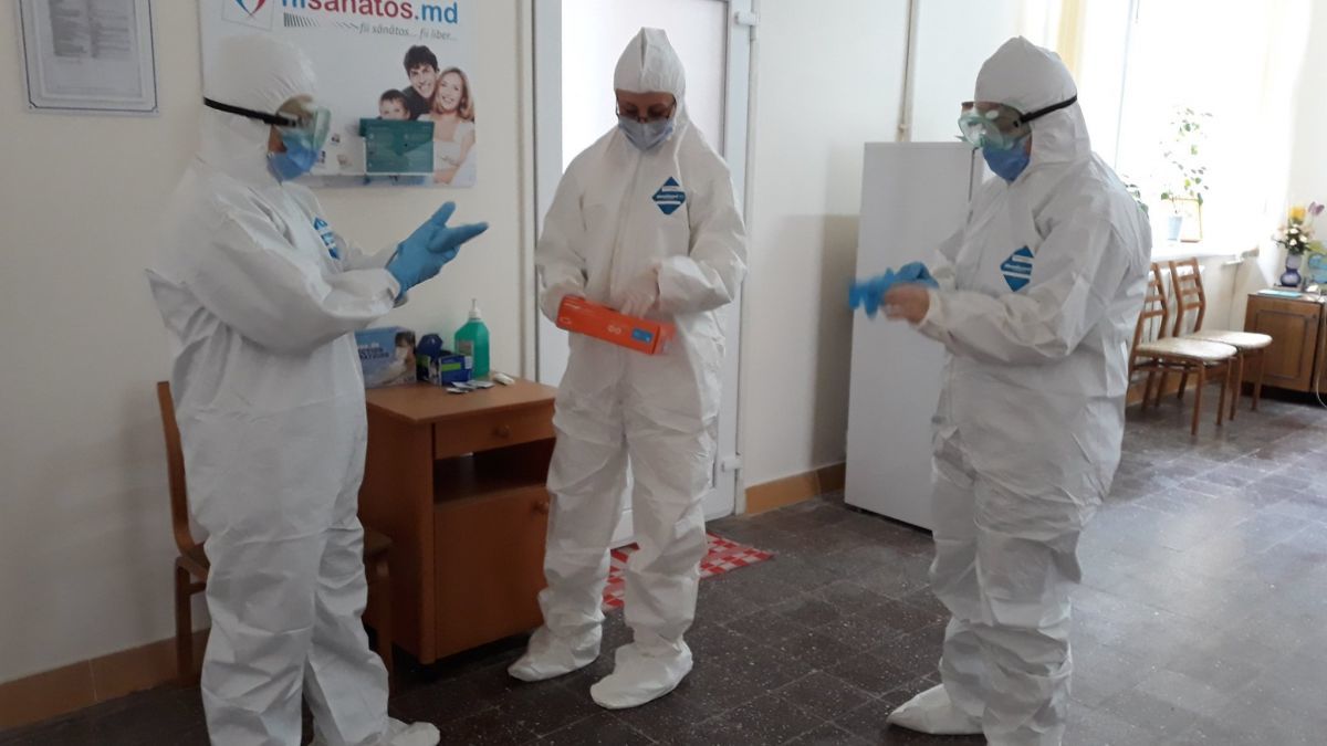 Врачи из больницы Тома Чорбэ показали, как проходит их рабочий день.