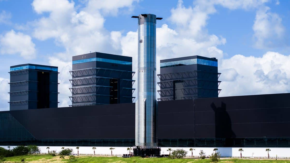 SpaceX готовит Starship к шестому испытательному полету.