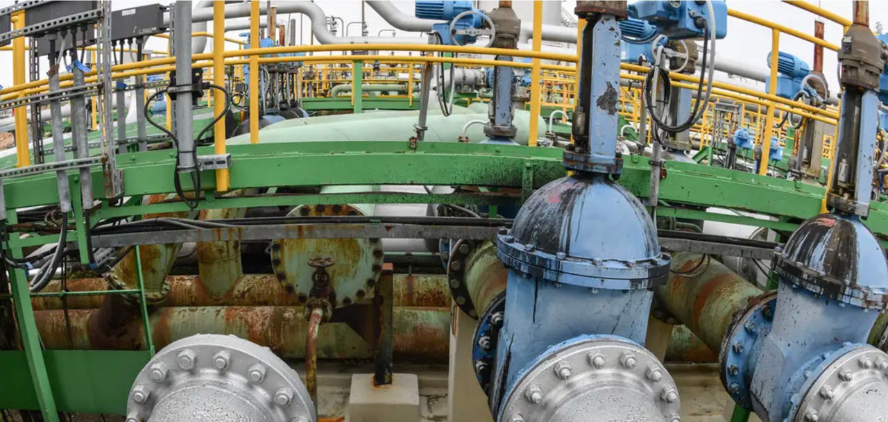 UE analizează măsuri împotriva livrărilor de petrol din Rusia prin conductele Drujba.