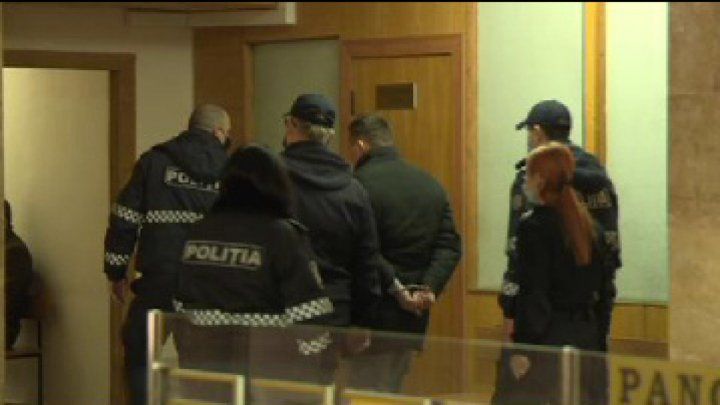 Тиктокеру Армашу, избившему человека в караоке, предъявили обвинение.